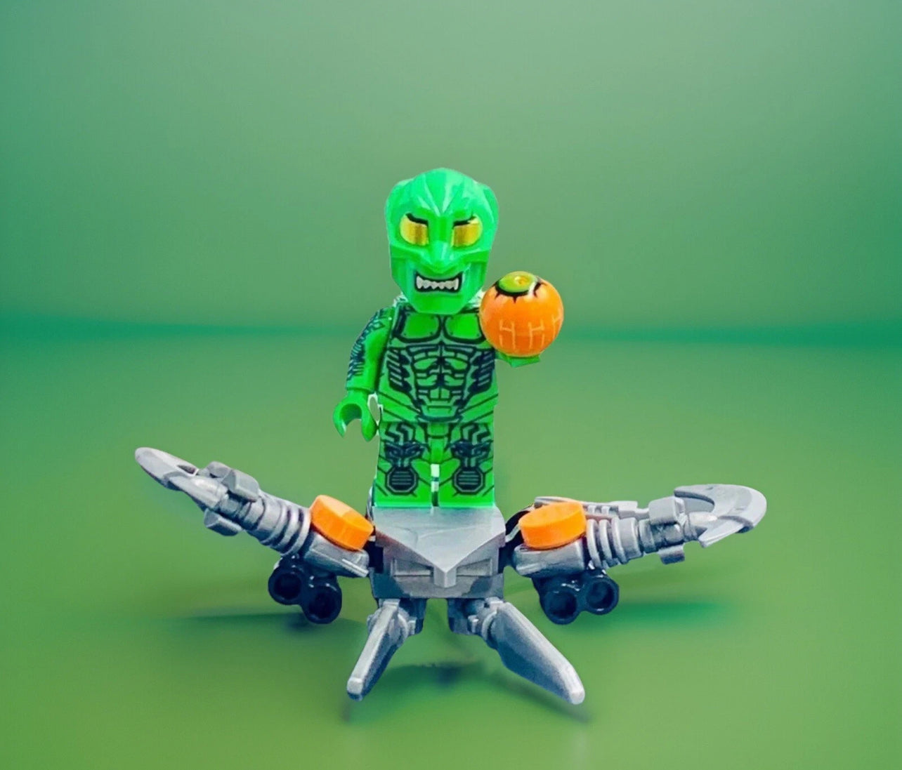 The Green Goblin w/ Glider & Pumpkin Bomb