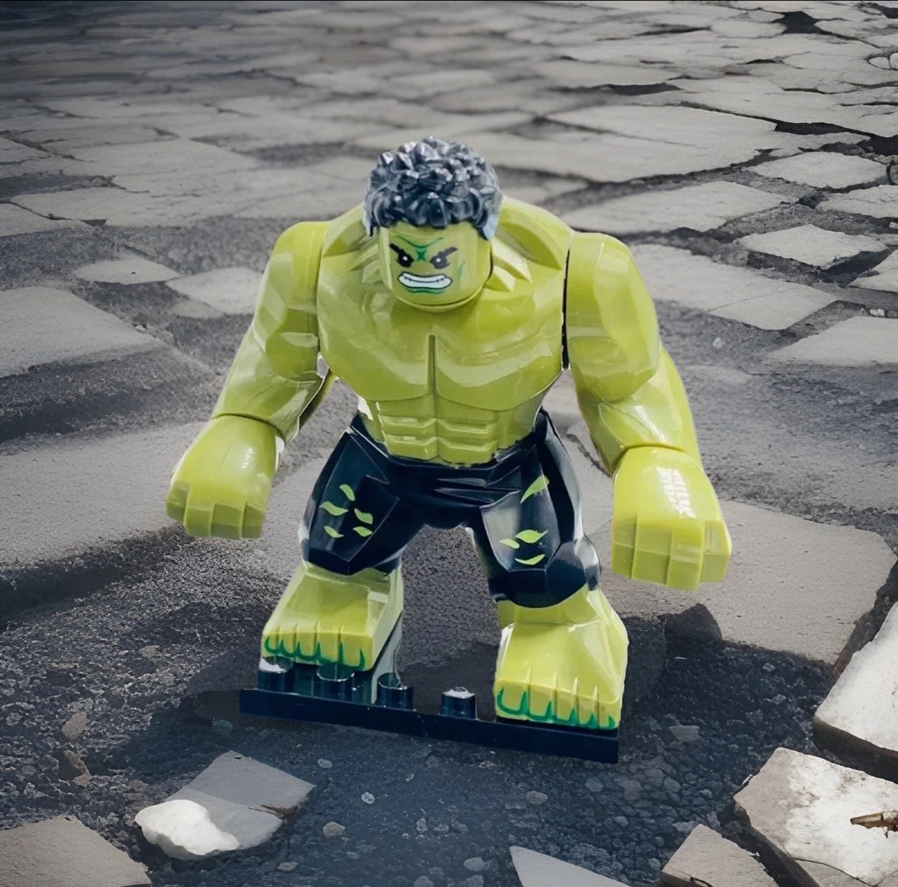 #0001-O - The Incredible Hulk (Original Large Suit)