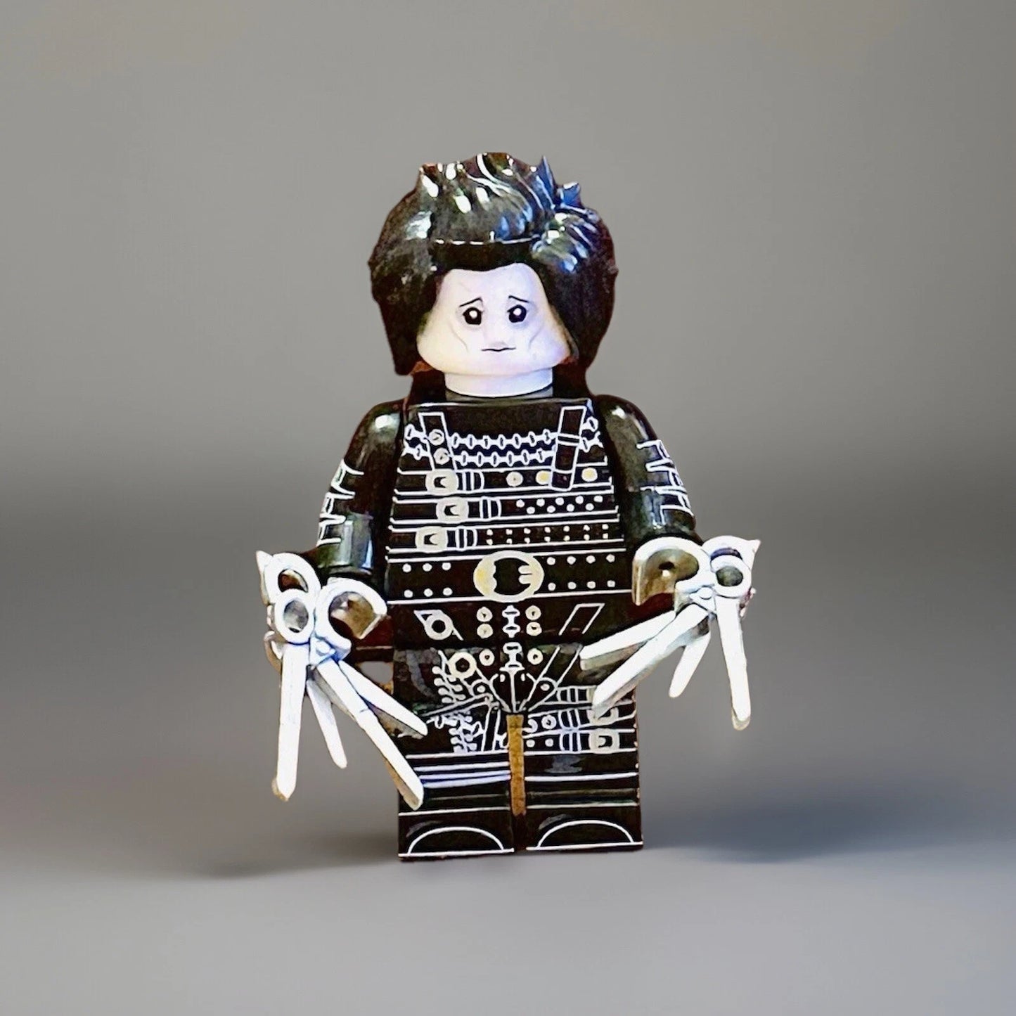 #0587 - Edward Scissorhands (Black Suit)