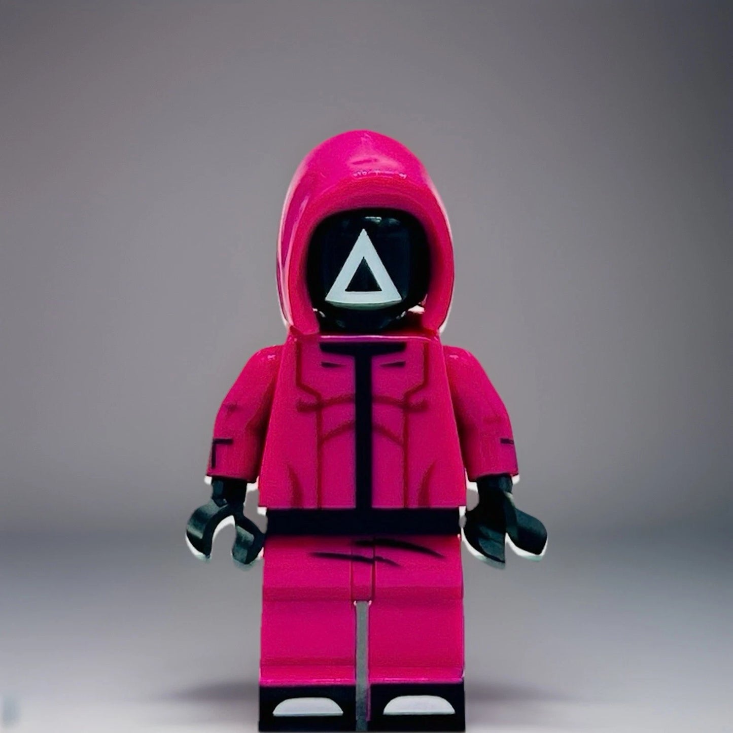 #1218 - Triangle Guard (Squid Games)