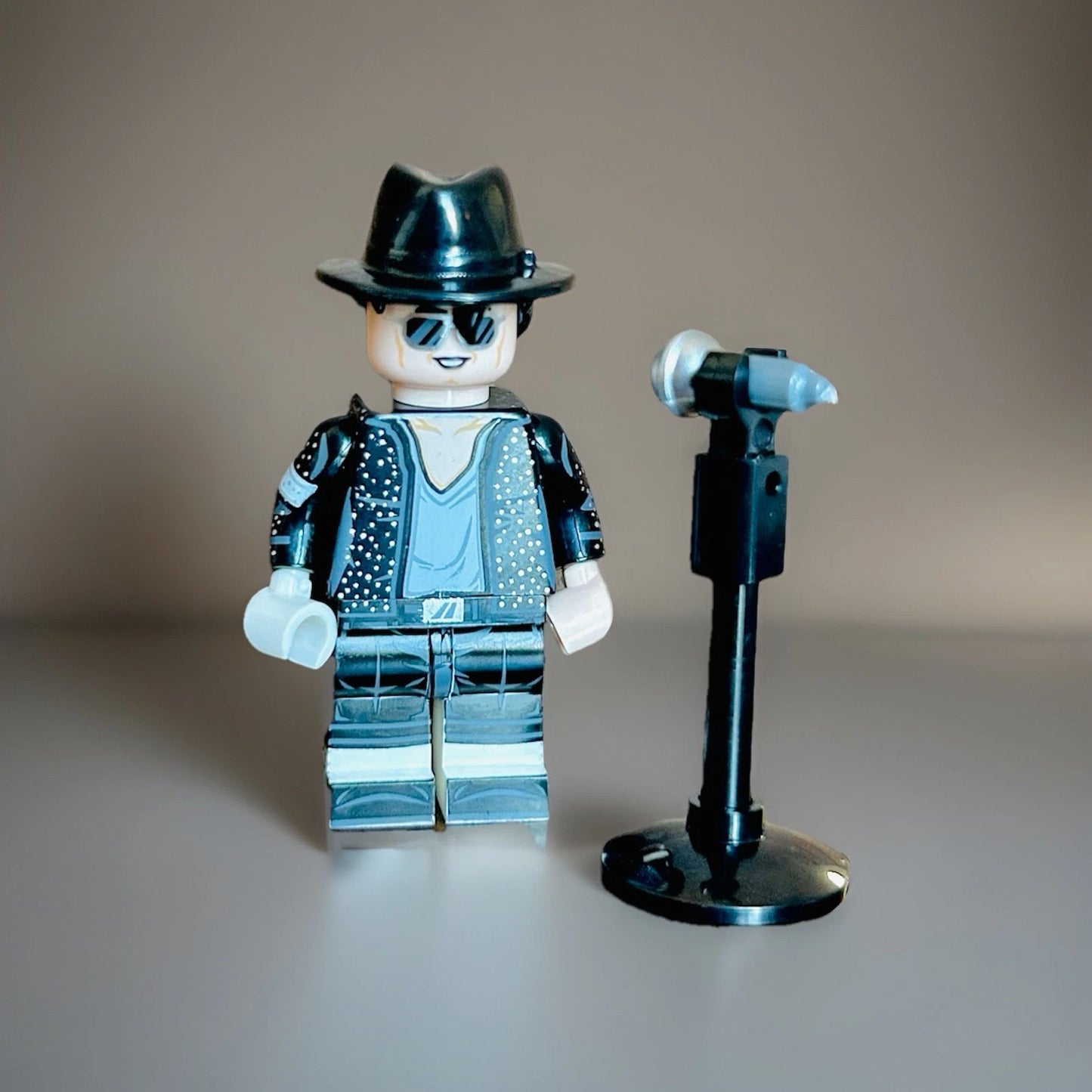 #1308 - Michael Jackson (Moonwalk)