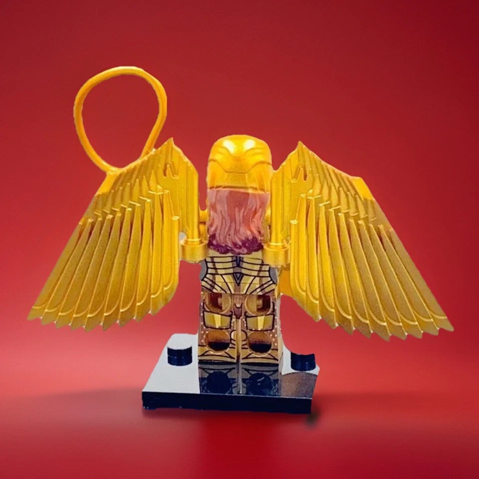 #0122 - Wonder Woman (84’ Suit w/ Chrome Wings)