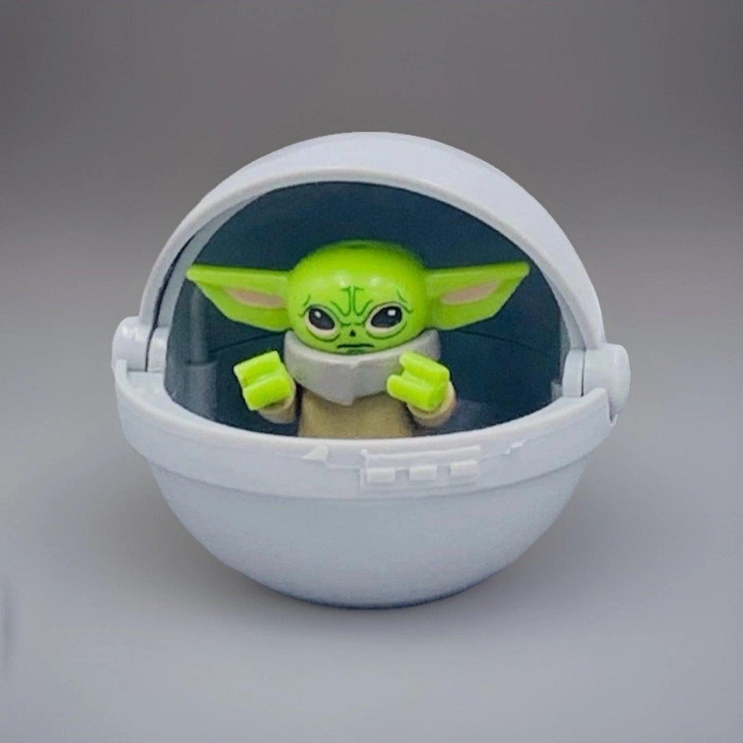 #0260 - Baby Yoda (Grey Pod)