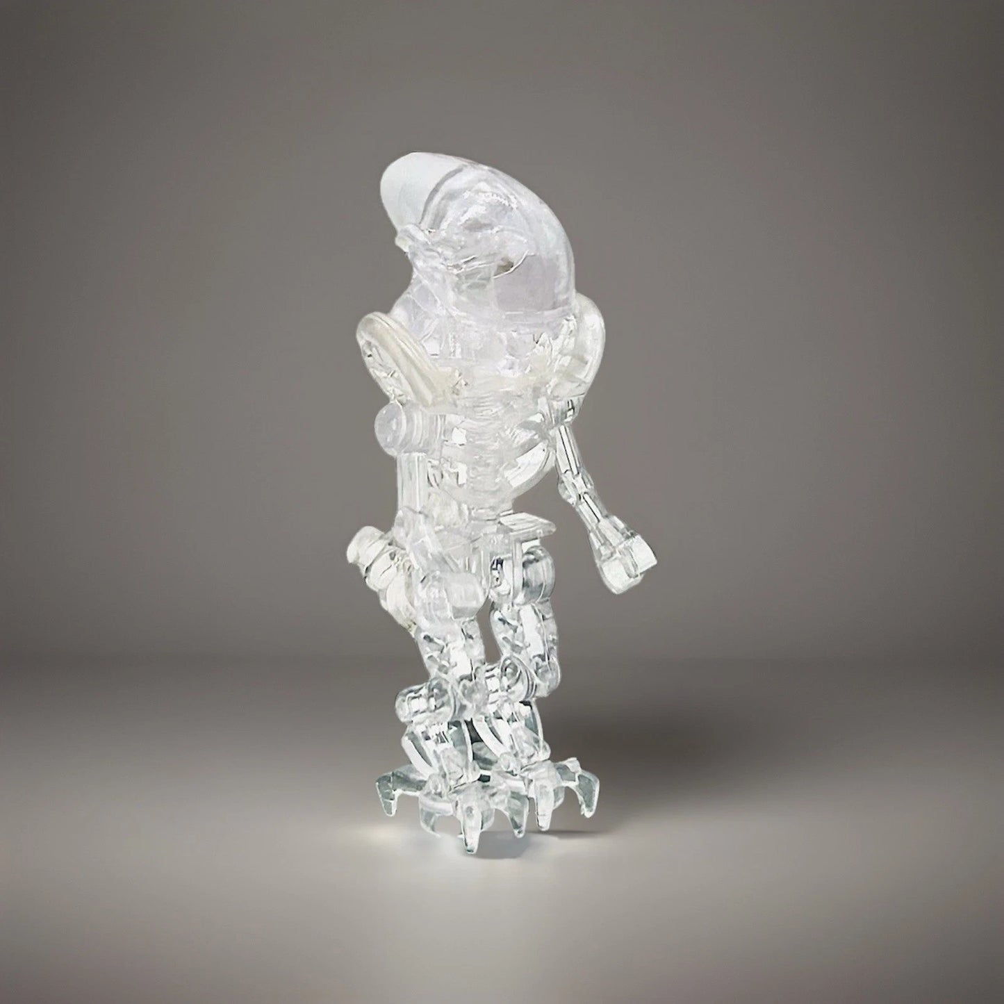 #0605 - Alien (Transparent Suit) (Alien vs Predator)