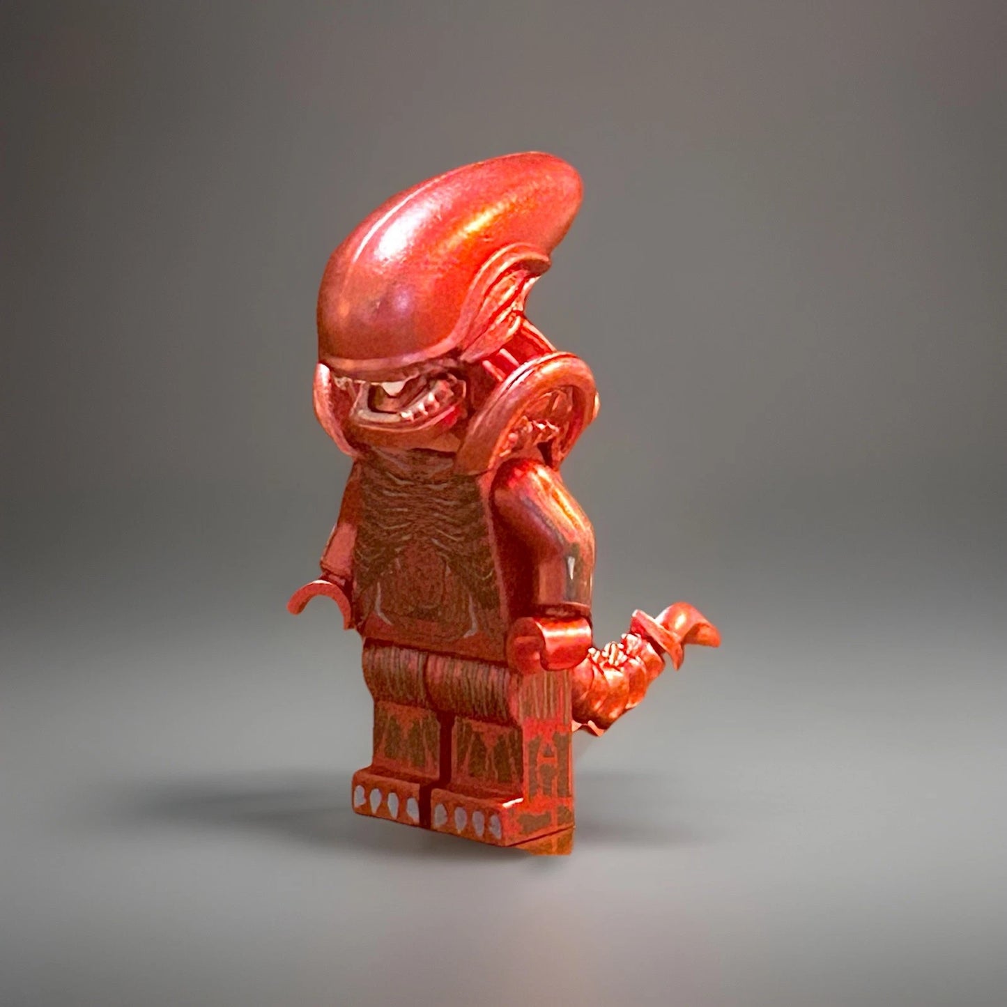 #0617 - Alien (Red Chrome) (Alien vs. Predator)
