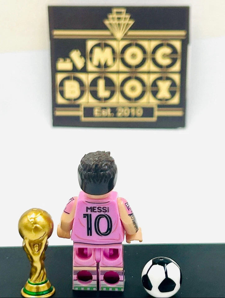 #1129 - LEO MESSI (Pink Jersey)