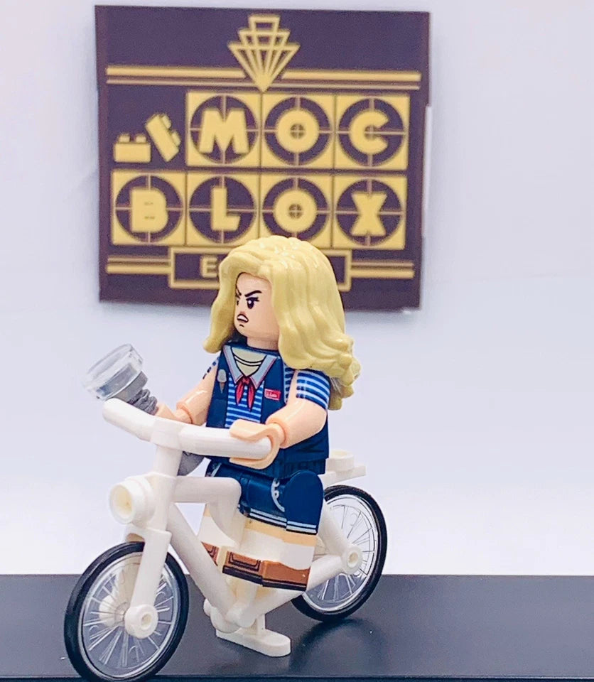 #0983 - Robin Buckley (Scoops Ahoy) w/ Bike